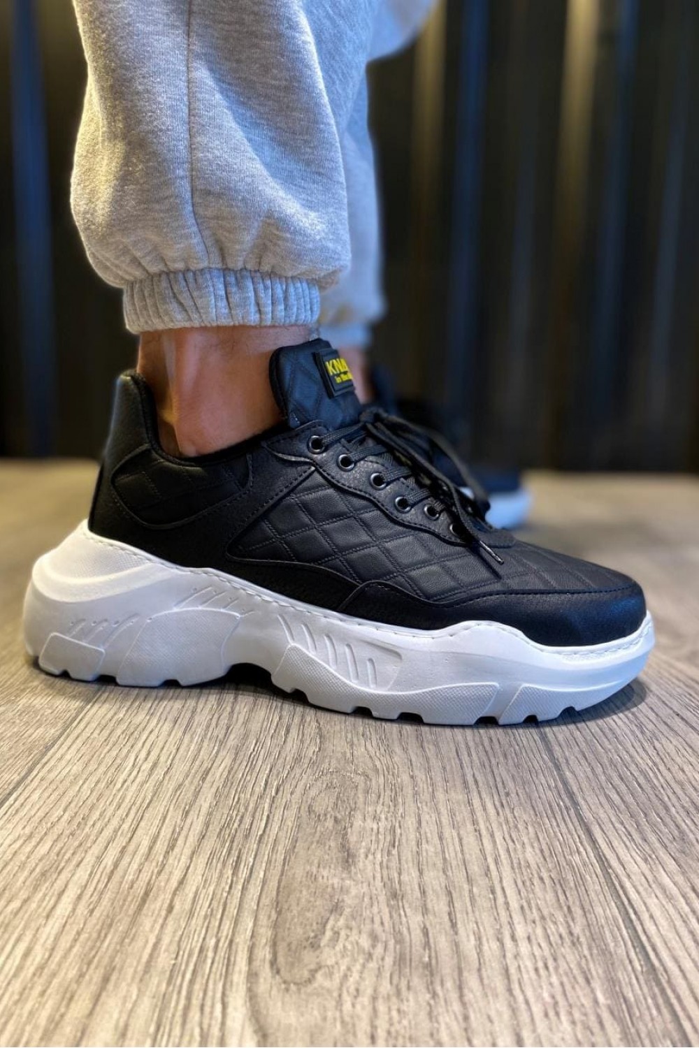 KN-N75 Erkek Günlük Bağcıklı Kapitone Desenli Cilt Spor Sneaker Ayakkabı CBT - Siyah Erkek Ayakkabı KN-N75 Erkek Günlük Bağcıklı Kapitone Desenli Cilt Spor Sneaker Ayakkabı CBT - Siyah – Knack Erkek Ayakkabı