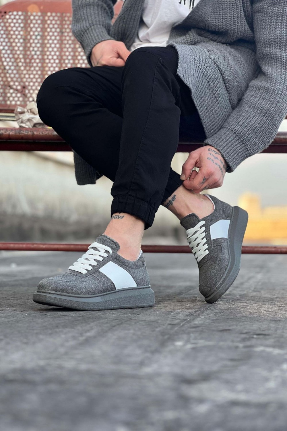 WG011 Erkek Günlük Bağcıklı Süet Spor Sneaker Ayakkabı SGT - Gri/Beyaz Erkek Ayakkabı WG011 Erkek Günlük Bağcıklı Süet Spor Sneaker Ayakkabı SGT - Gri/Beyaz – Wagoon Erkek Ayakkabı