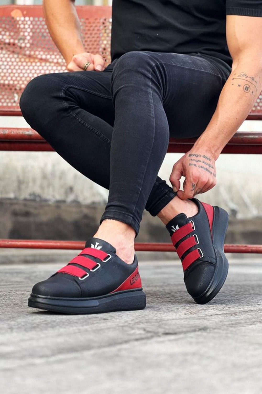 WG029 Erkek Günlük Lastikli Legend Cilt Spor Sneaker Ayakkabı CST - Siyah/Kırmızı Erkek Ayakkabı WG029 Erkek Günlük Lastikli Legend Cilt Spor Sneaker Ayakkabı CST - Siyah/Kırmızı – Wagoon Erkek Ayakkabı